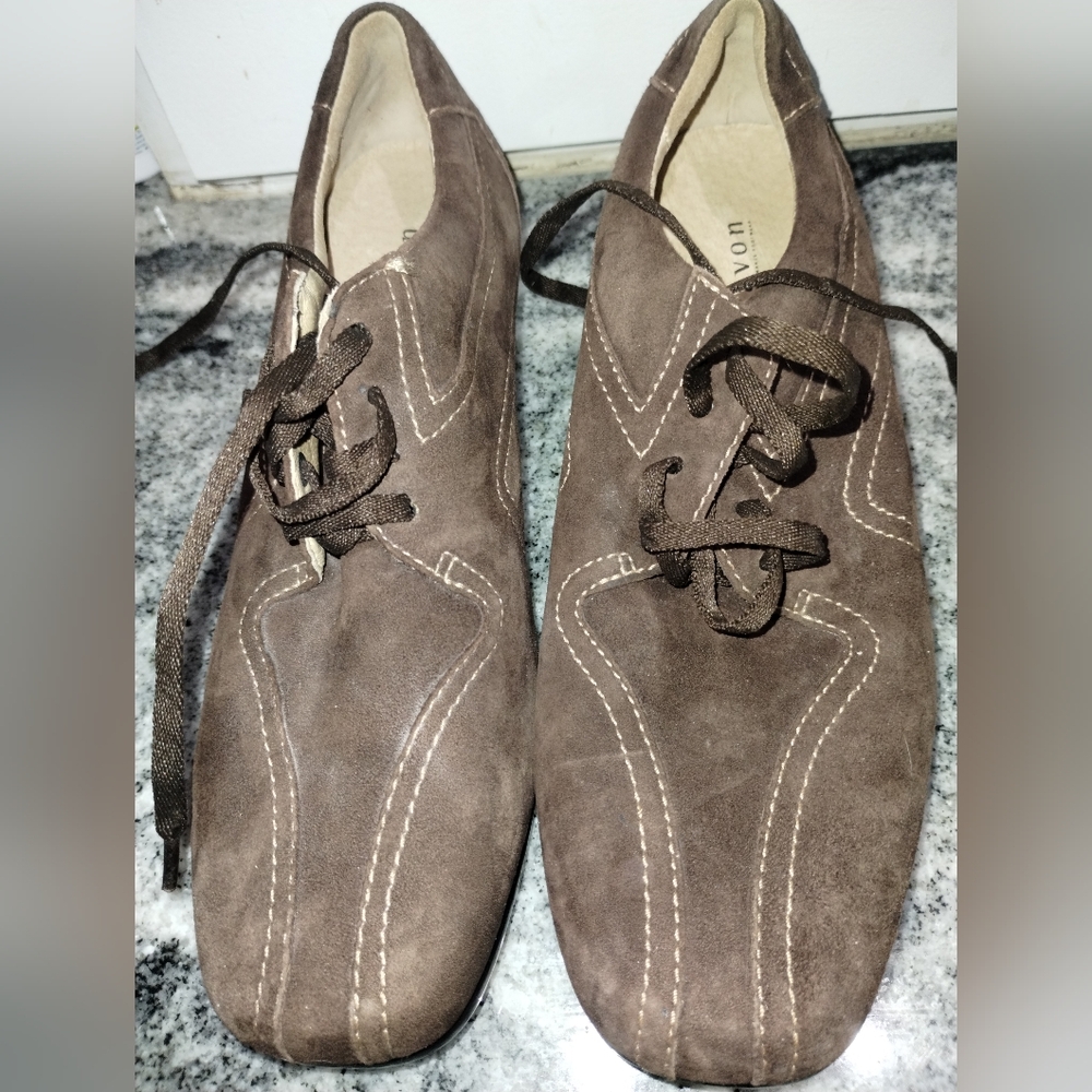 Aravon Lace Up Brown Suede Shoes, Low Heel, Great Condition Slim Sbeakers